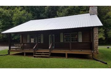 Log Cabin for 6 People in Pigeon Forge, Sevier County, Photo 2