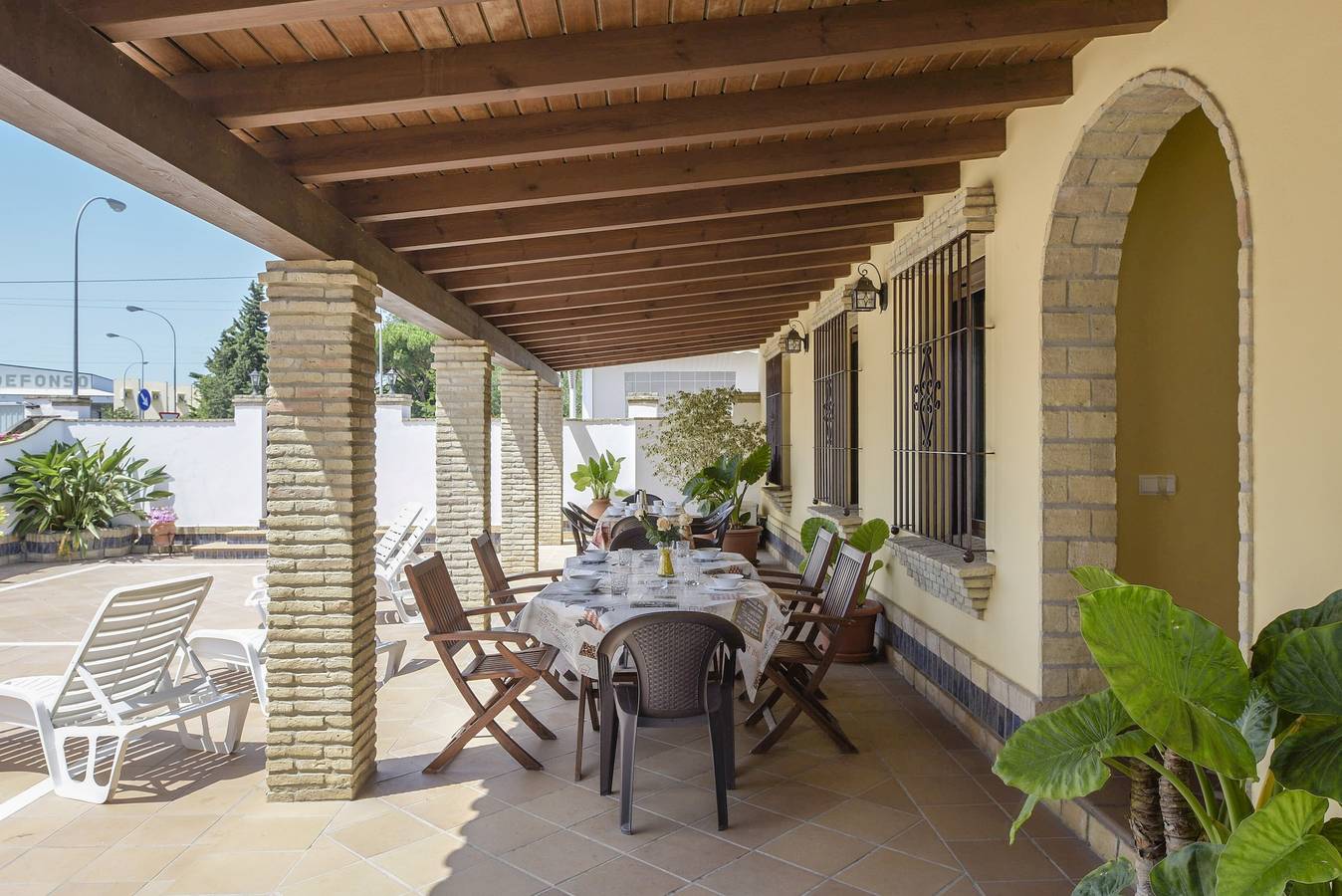 Moradia "Fuentes" com terraço privado, piscina e jardim partilhados, apenas para famílias in Conil de la Frontera, Costa de la luz