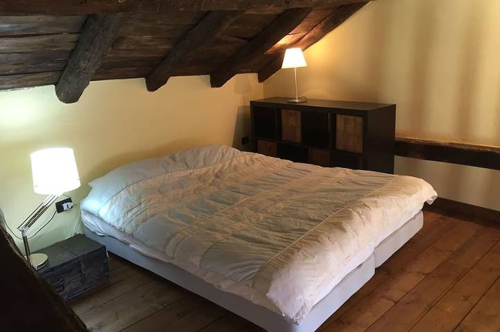 Giacomina - Antico fienile in pietra, villaggio di montagna, vista spettacolare, piscina in Grizzana Morandi, Provincia di Bologna