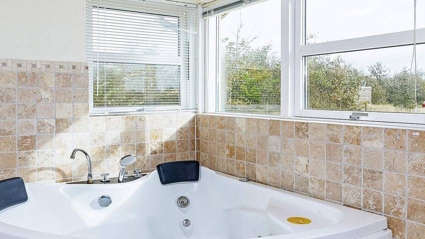 Ferienhaus für 11 Personen, mit Terrasse und Whirlpool sowie Sauna, mit Haustier in Tranum Strand - 3