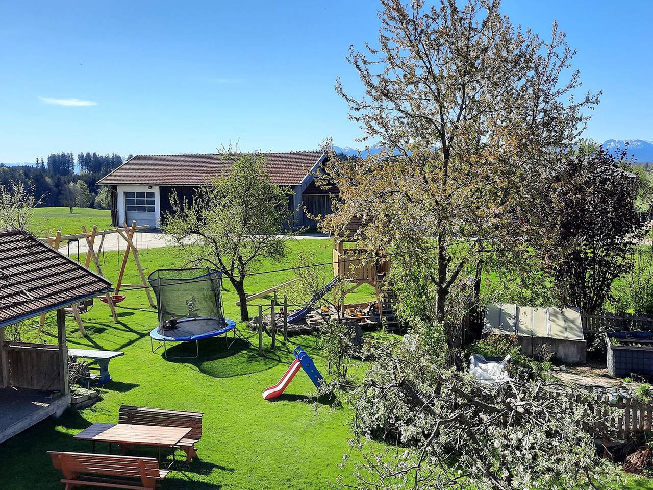 Mojer-Hof - Ferienwohnung Hofseite bis 4 Personen, Balkon, 65 qm in Taching am See, Rupertiwinkel