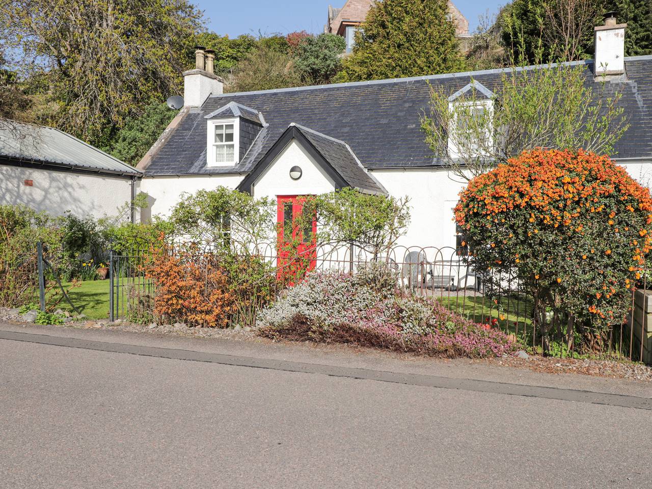 Fuchsia Cottage in Highlands