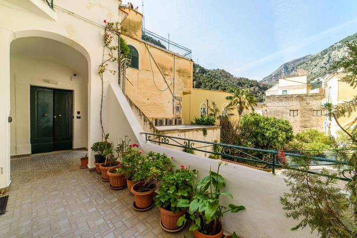 Maison d’hôte pour 3 personnes, avec vue ainsi que balcon et sauna à Amalfi - 2