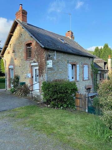 Gîte pour 6 personnes, avec jardin à Clécy