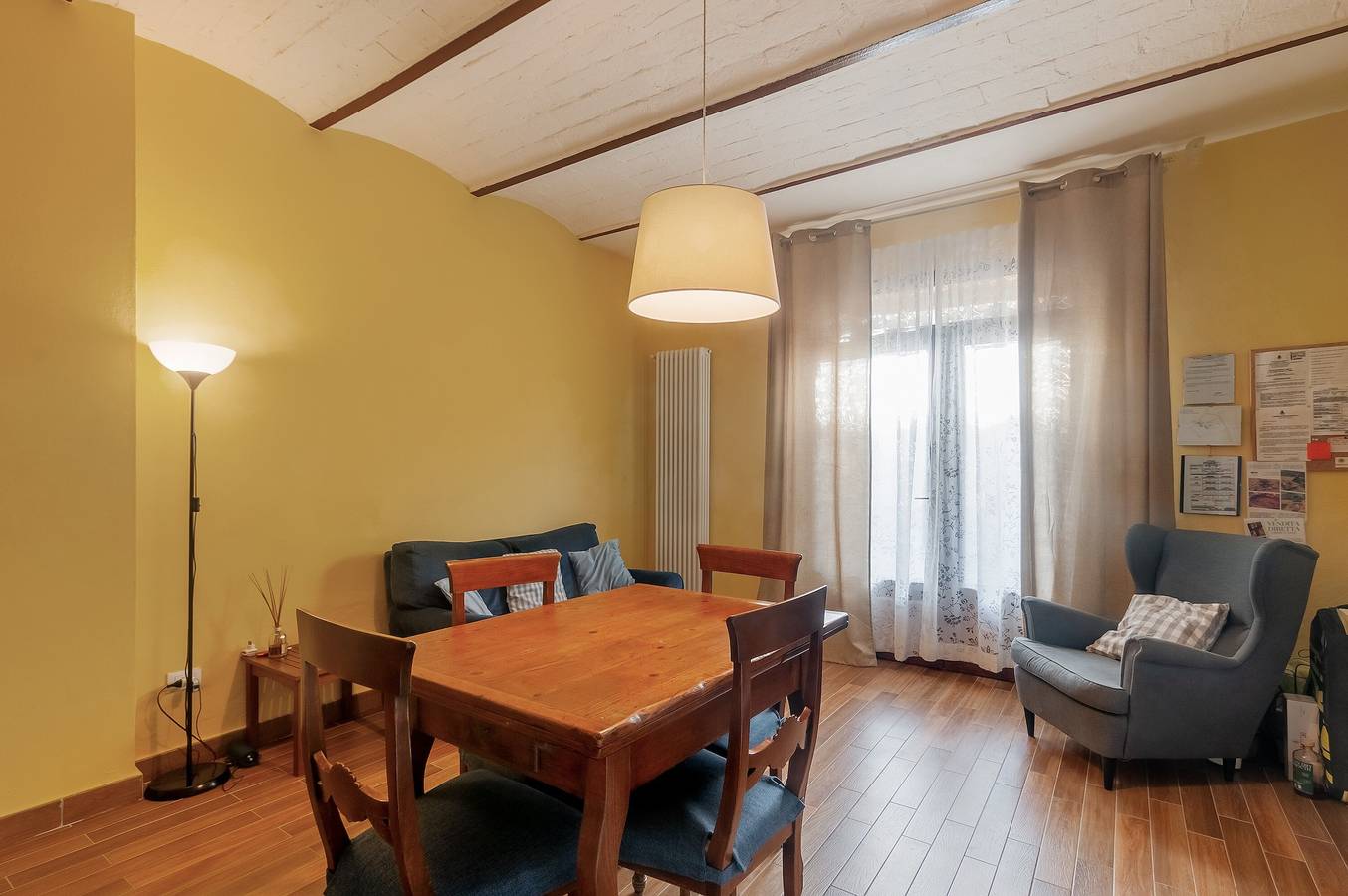 Entire apartment, Casina – Tuscan Apartment with Pool among Vineyards and Olive Groves in Montespertoli, Florence Province