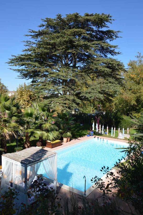 Chambre d’hôte pour 2 personnes, avec piscine ainsi que vue et jardin, animaux acceptés à Blaye - 4