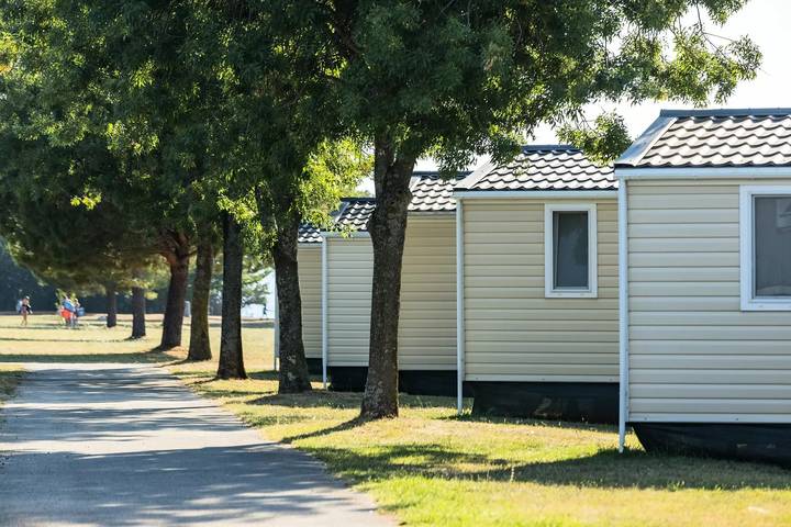 Mobil-home | Classic | 2 Ch. | 4 pers. | Terrasse surélevée | A/C | Tv in Umag, Région d'Umag