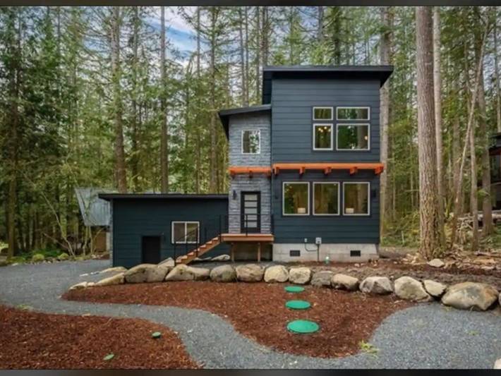 Vacation rental for 6 people, with yard in Cascade Range