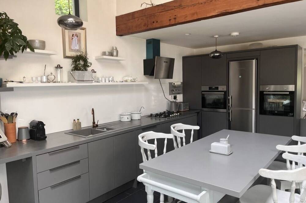 Quiet Family Room - 5 Minutes From Moycullen Village in Connemara
