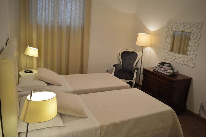 Apartamento entero, Villa rodeada de verdes colinas de las Marcas a solo 10 minutos del mar. in Acquaviva Picena, Riviera delle Palme