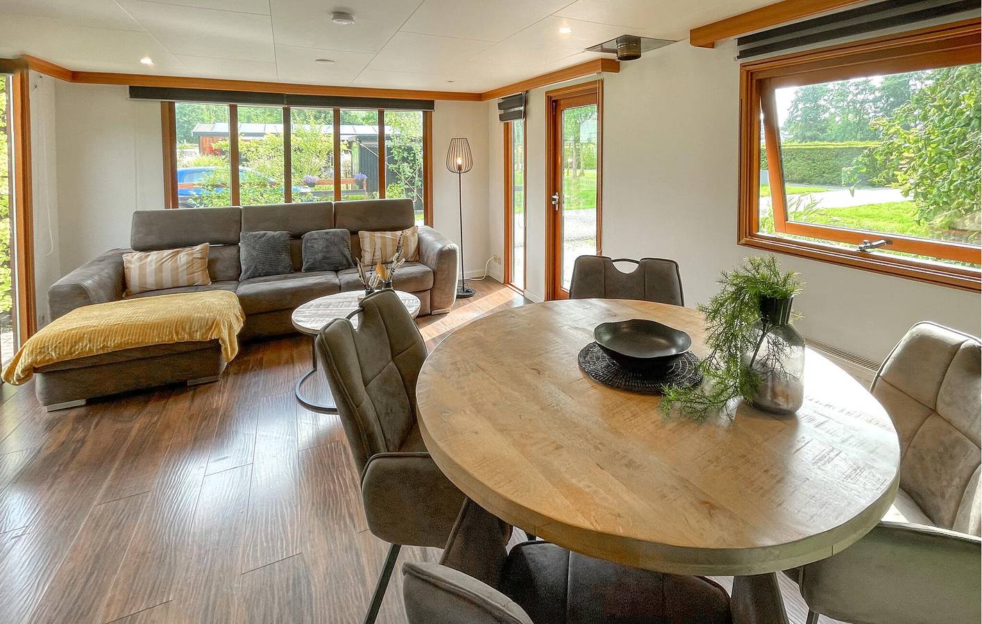 Mobile Home for 4 people with garden in Franekeradeel, North Sea Netherlands
