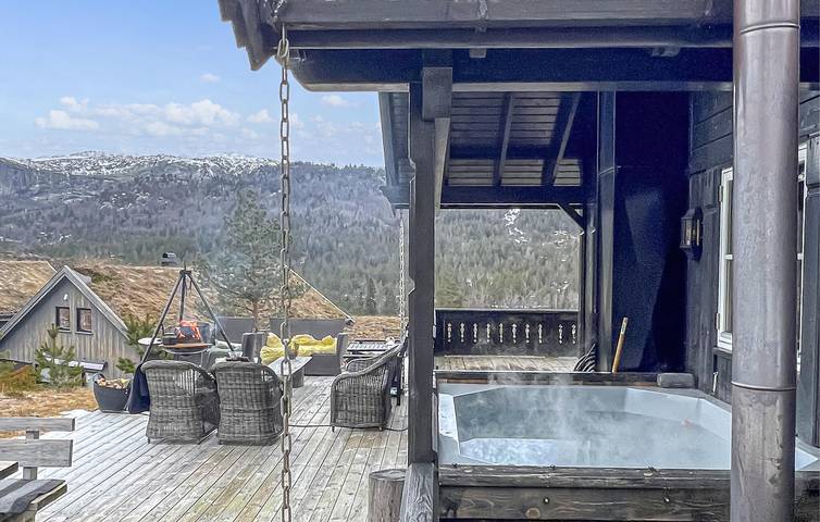 Ferienhaus für 8 Personen mit Terrasse in Valle