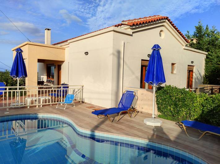 Villa for 6 people, with Balcony and Terrace as well as Garden in Rethymnon
