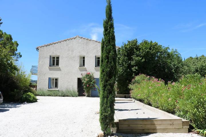 Gîte pour 6 personnes, avec piscine