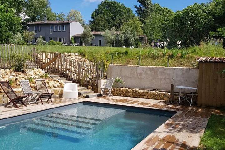 Gîte pour 5 personnes, avec piscine à Lignan-de-Bordeaux