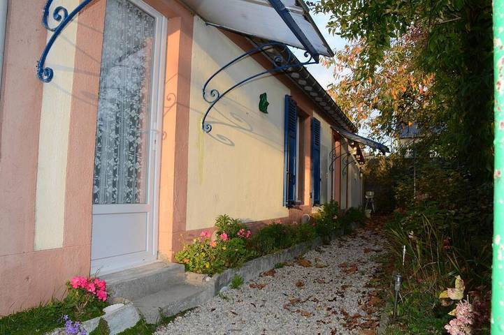 Ferienhaus für 4 Personen, mit Terrasse und Garten