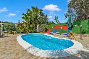 Villa mit pool für 4 Personen, mit Garten und Whirlpool auf Sardinien