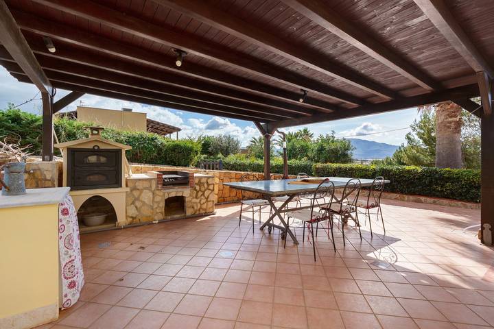 Villa 'Levante - Cornino' with Sea View, Wi-Fi and Air Conditioning in Cornino, Custonaci