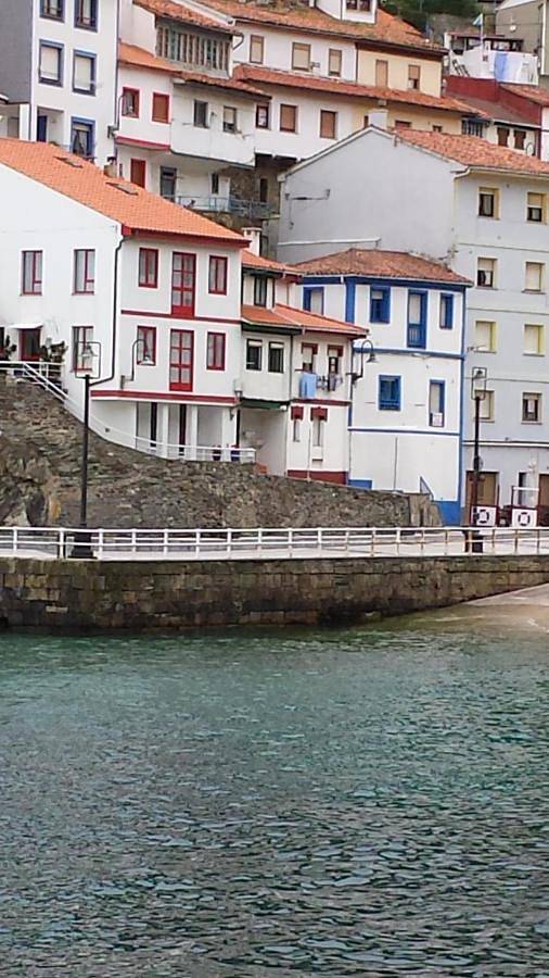 Casina del Puerto in Cudillero, Costa Verde (Spanien)