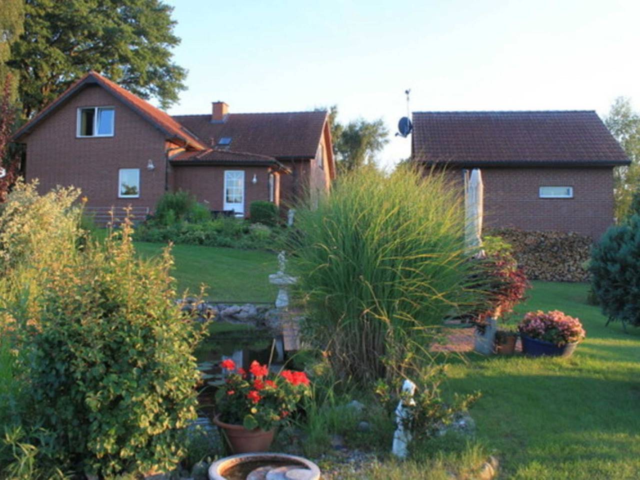Ganze Ferienwohnung, Ferienwohnungen direkt an der Havel-Wasser-Straße (21993) in Strasen, Wesenberg