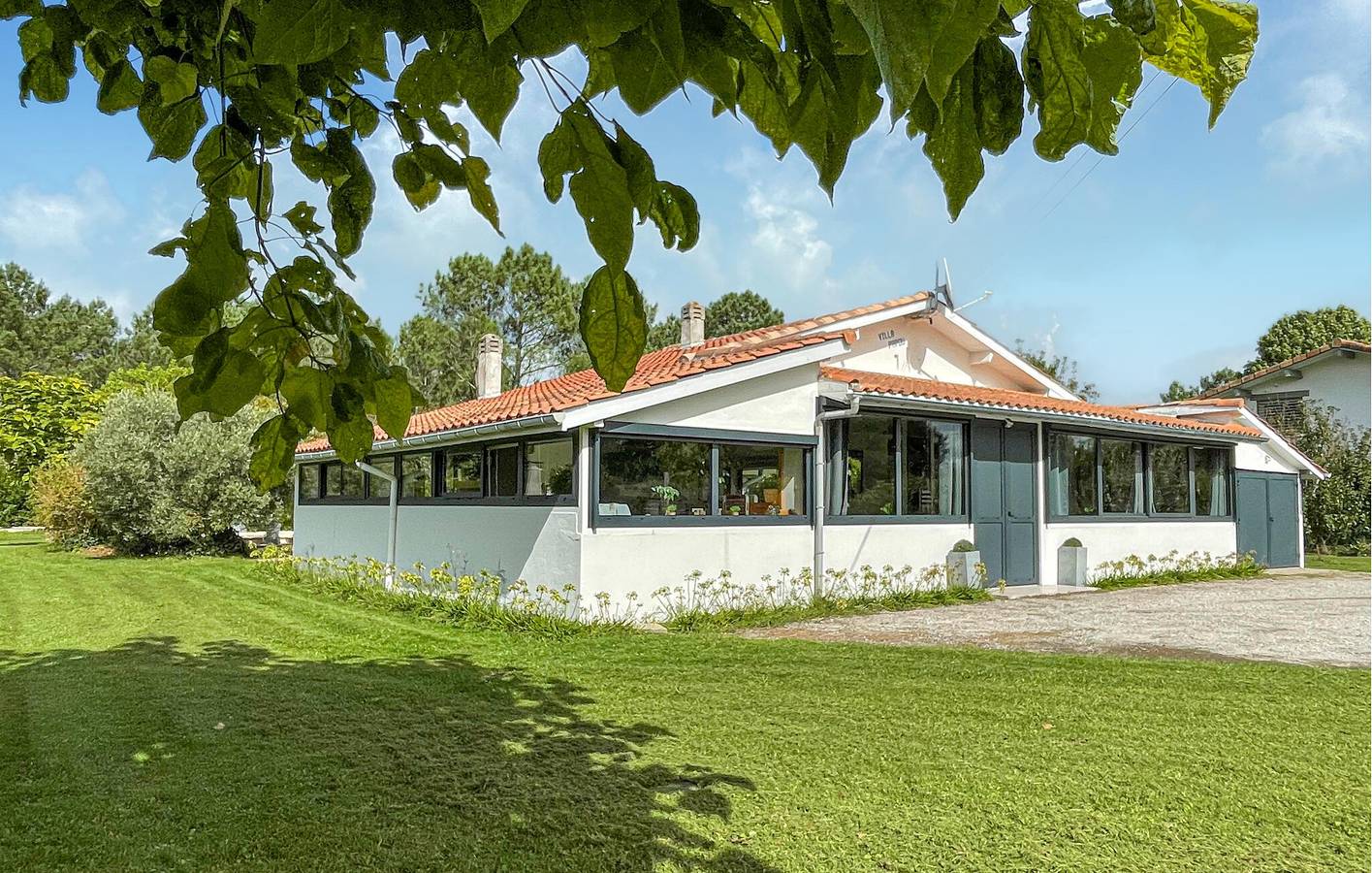 Moderno apartamento con piscina y aparcamiento, a poca distancia de Le Porge in Le Porge, Lesparre-Médoc region
