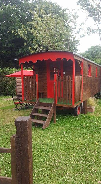 Gîte pour 4 personnes, avec jardin dans Sottevast