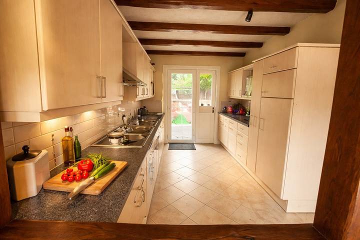 Entire apartment, Apartment for up to 4 guests at the Loreley – Rhine View, Balcony & Private Terrace in Sankt Goarshausen, Middlerhine