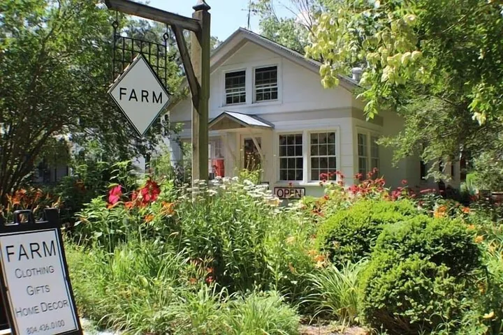Vacation house for 4 people, with yard - 1