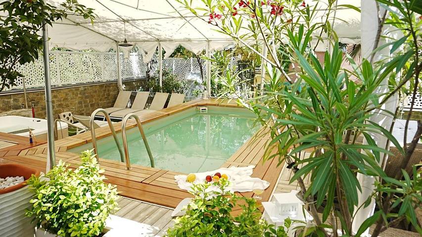 Pension voor 3 personen, with whirlpool and sauna as well as tuin and zwembad in Genua
