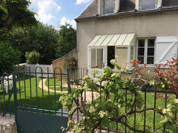 Gîte pour 5 personnes, avec jardin à Quarré-les-Tombes
