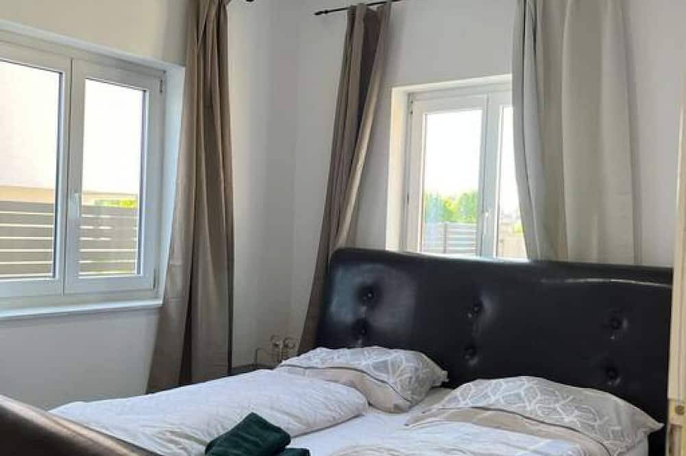 Gorgeous Room in Shared Villa w/ Free Parking in Floridsdorf, Wien