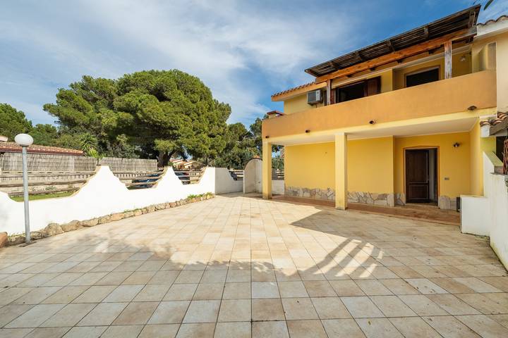 Gîte pour 4 personnes, avec jardin et balcon à Porto Pino