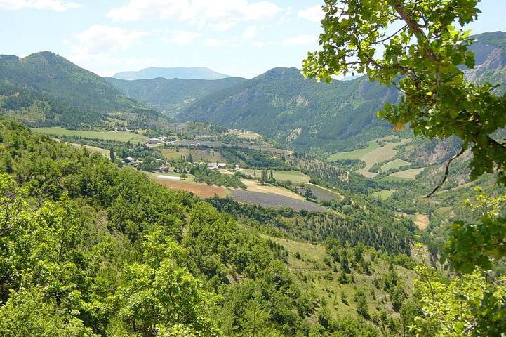 Location de vacances pour 8 personnes, avec Jardin dans Pennes-le-Sec