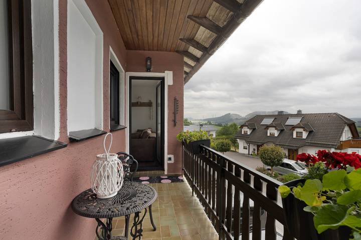 Ferienwohnung für 6 Personen, mit Balkon und Garten in Bestwig - 2