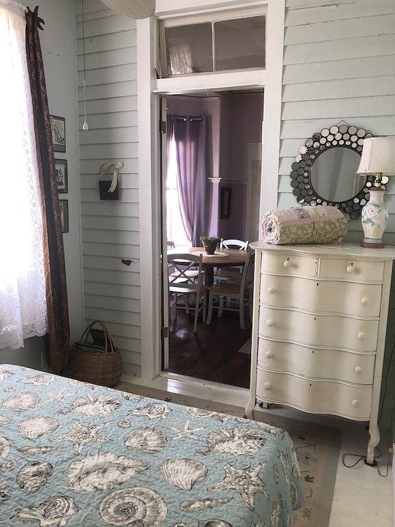 Ganze Wohnung, Victorian 2 bedroom flat 1 block from Beach! in Cape May, Cape May County
