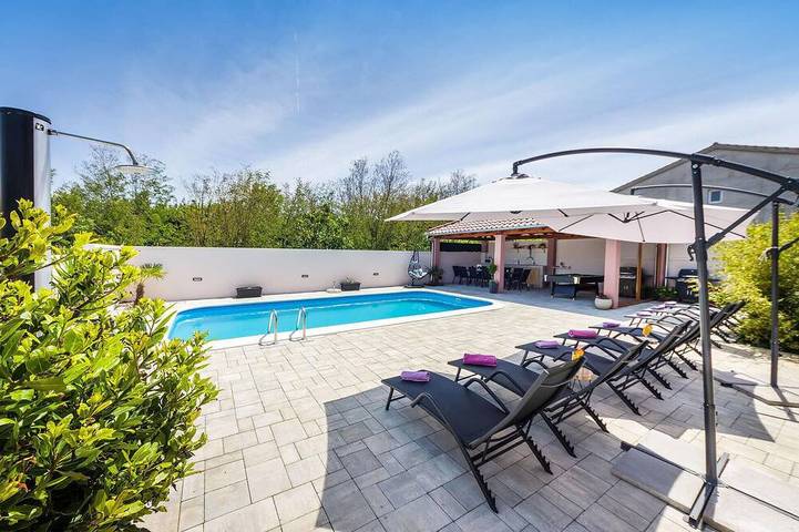 Ferienhaus für 12 Personen, mit Whirlpool in Petrcane - 4