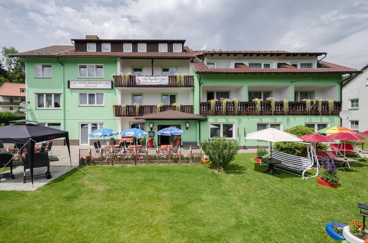 Ferienhaus für 50 Personen, mit Balkon und Garten