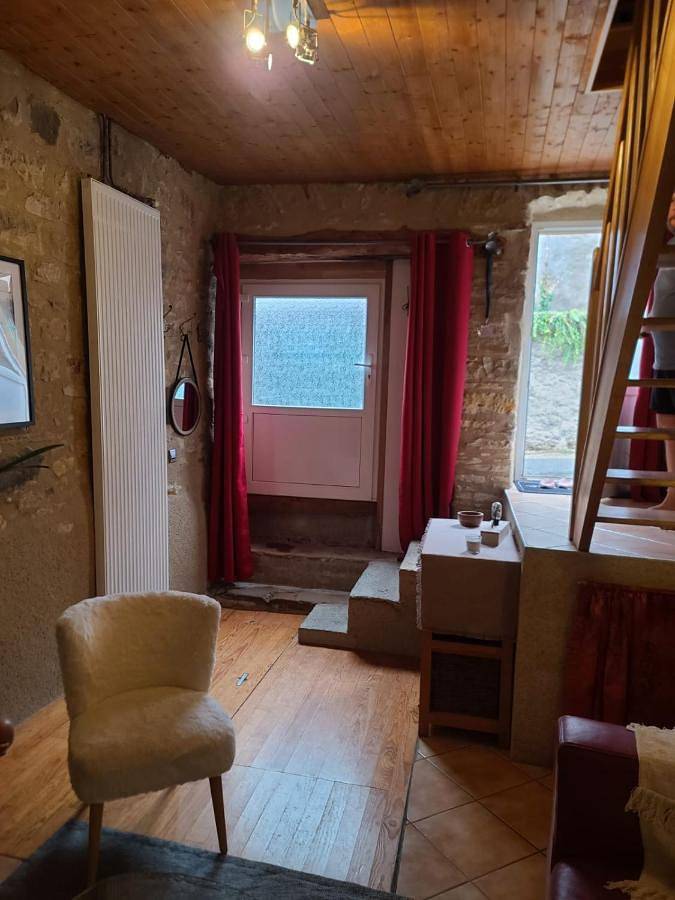 Two-Bedroom House in Saint-Maurice (Puy-de-Dôme), Parc Naturel Régional Livradois-Forez