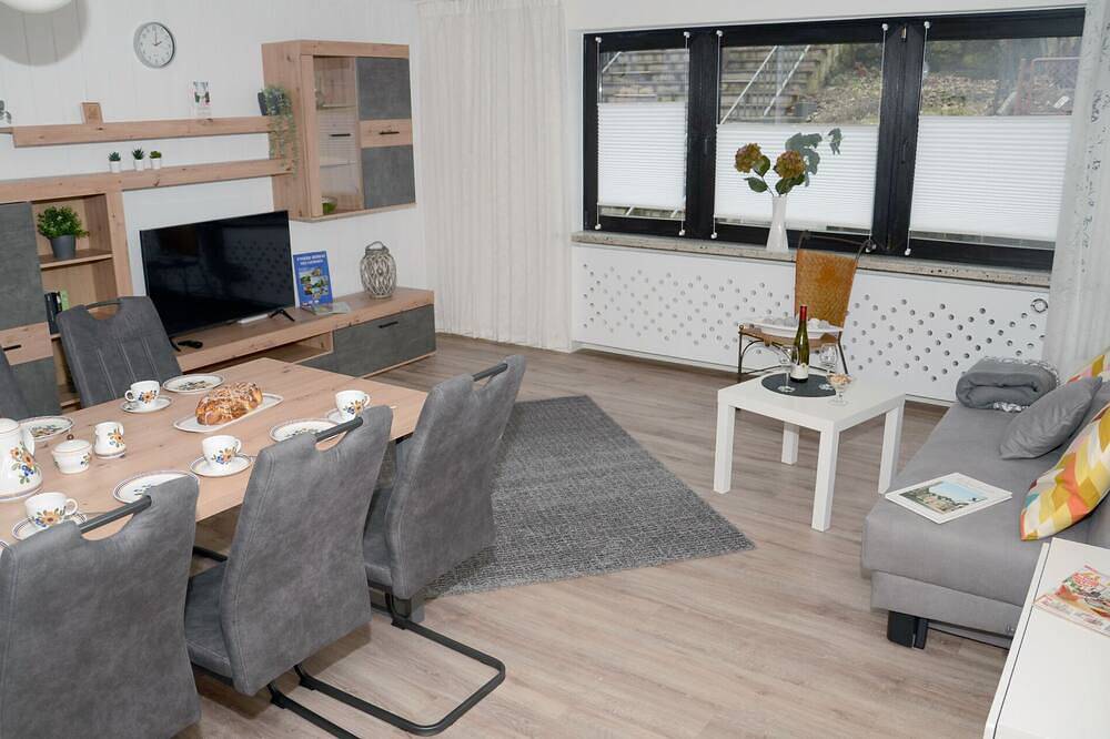 Ganze Wohnung, Neue Ferienwohnung in der historischen Altstadt in der Fußgängerzone. in Dillenburg, Naturpark Lahn-Dill-Bergland