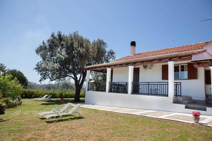 Maison de vacances pour 5 personnes, avec vue et bassin pour enfant ainsi que jardin et vue sur le lac