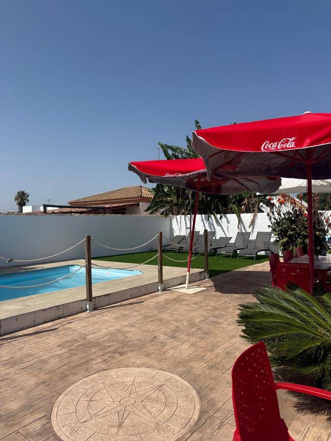 Villa for 4 people, with Terrace and Garden as well as Pool and View in El Palmar (Andalusia)