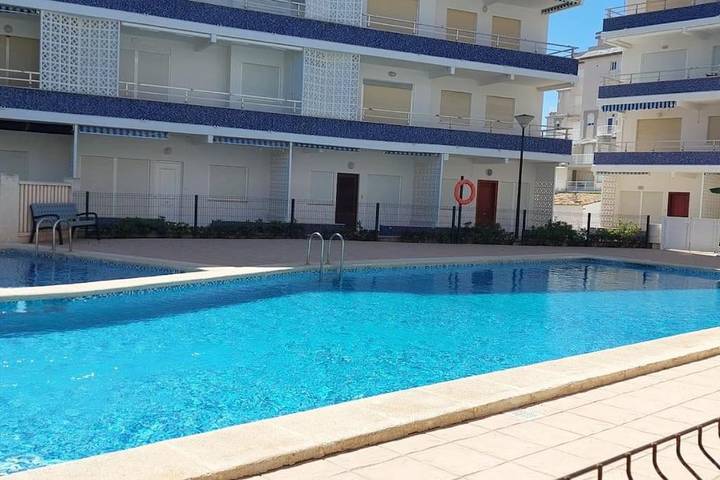 Gîte pour 8 personnes, avec piscine ainsi que jardin et vue à Piles - 2