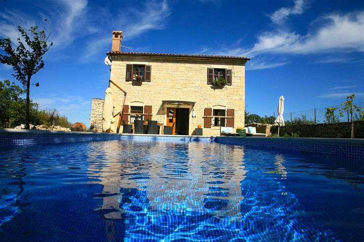 Villa pour 5 personnes, avec piscine à Kanfanar