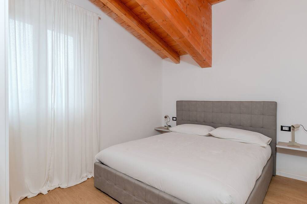 Entire apartment, Cozy Two Bedroom Apartment | Ideal Base for Exploring Milan and Brianza in Cinisello Balsamo, Milan Province