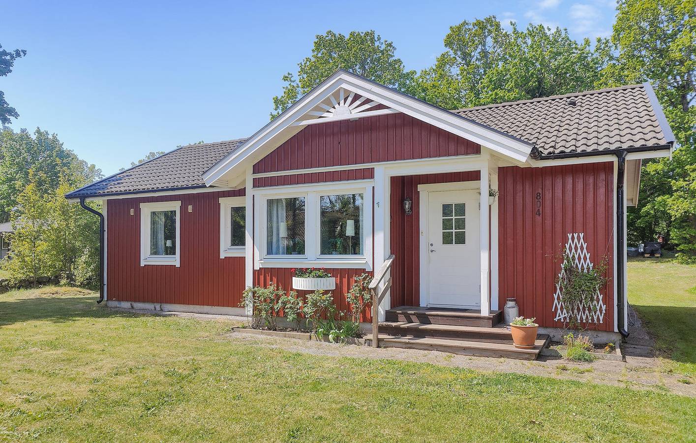 Hus för 4 Personer med trädgård in Småland