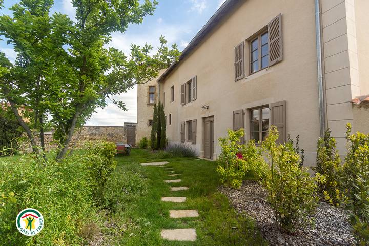 Gîte pour 6 personnes, avec Terrasse et Jardin