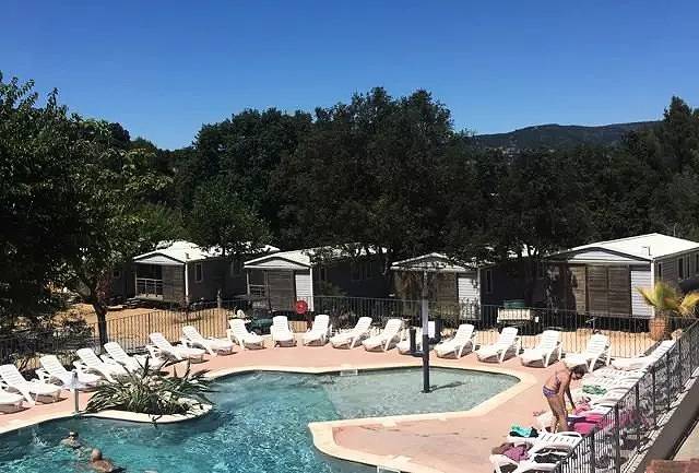 Chalet „La Favière“ – 16 m² – 1 Schlafzimmer – überdachte Terrasse 10 m² 2 Personen in Bormes-les-Mimosas, Parc national Port-Cros