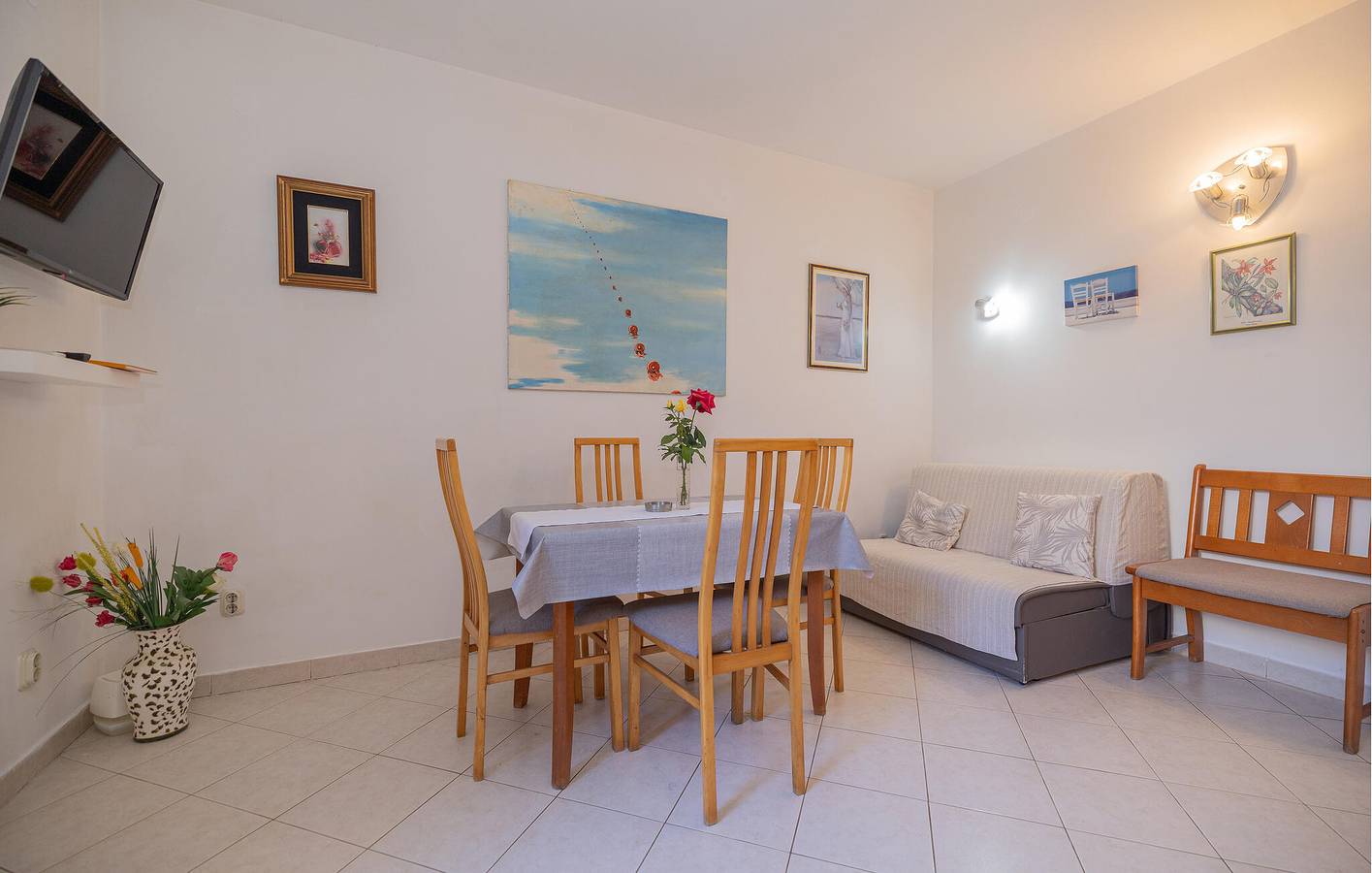 Ganze Ferienwohnung, Gemütliche Wohnung mit Terrasse, WLAN und Parkplatz in Strandnähe in Rovinj, Rovinj und Umgebung