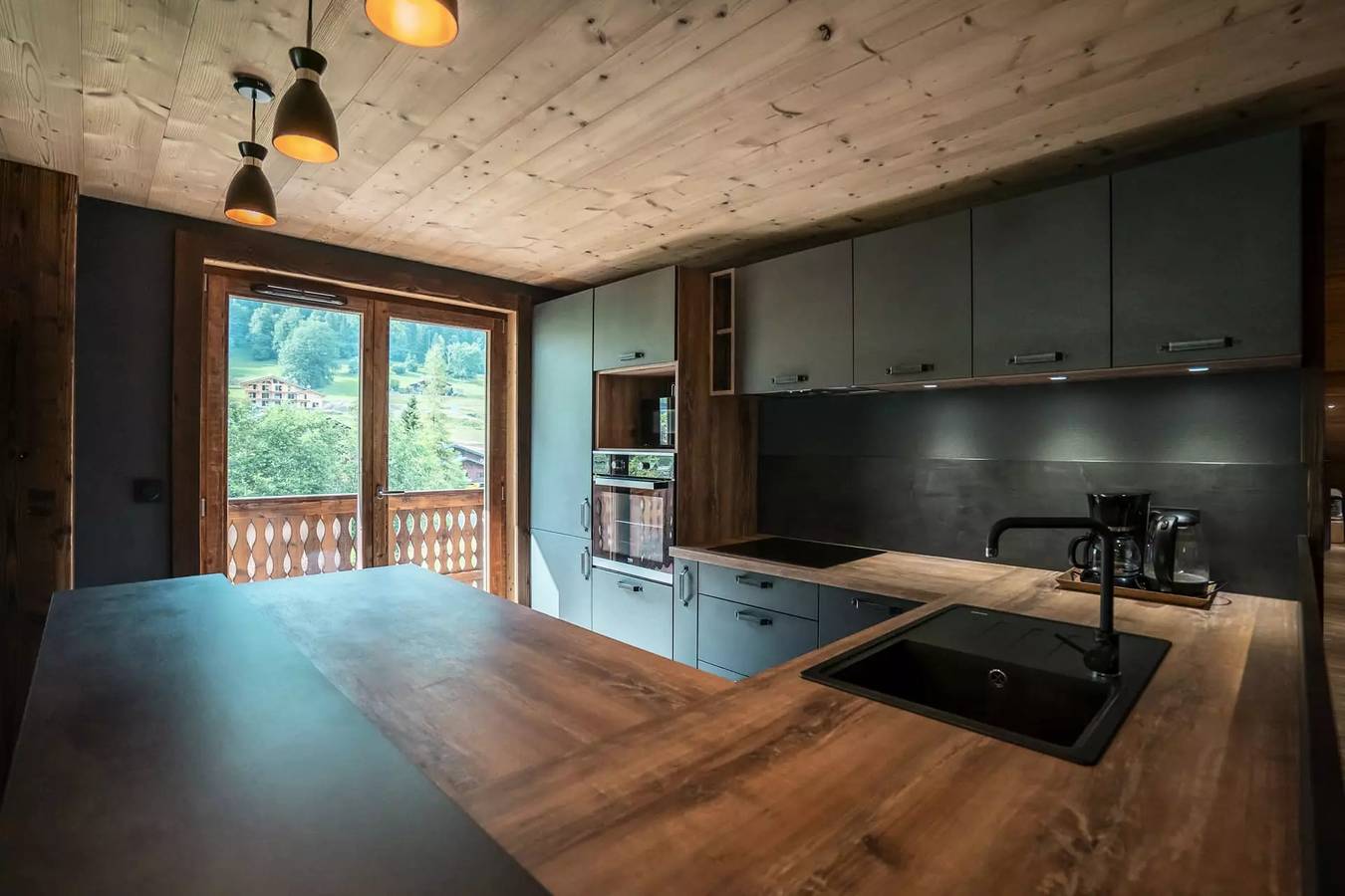 Entire apartment, 5 Rooms for 10 People in Châtel, Les Portes du Soleil