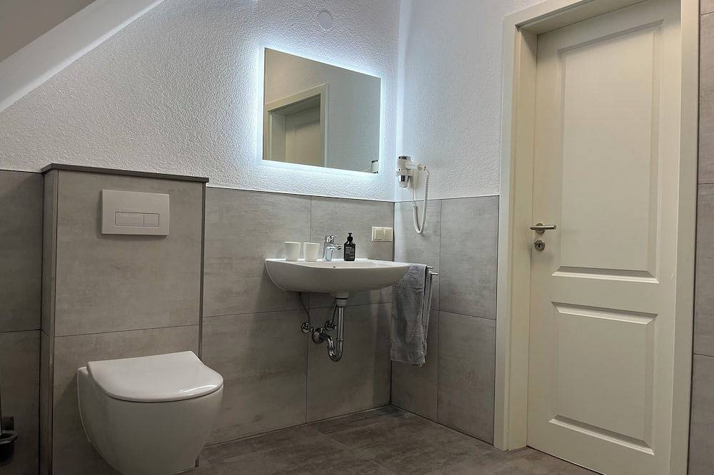 Ganze Wohnung, Ferienwohnung \"Himmelreich\" im alten Weingut in Großkarlbach, Deutsche Weinstraße